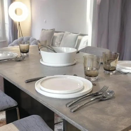 Superbe Studio, Tête D'or, * Lyon
