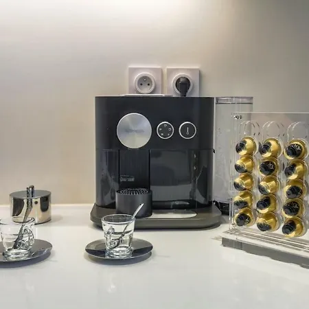 Superbe Studio, Tête D'or, *