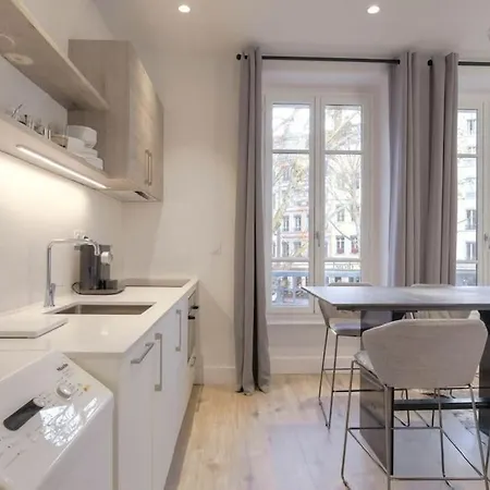 Superbe Studio, Tête D'or, * Lyon